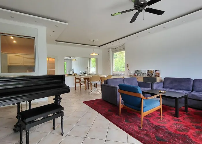 Terrassenwohnung Am By Interhome شقة *